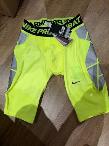 Medium Adult Unisex Nike Compression (New)