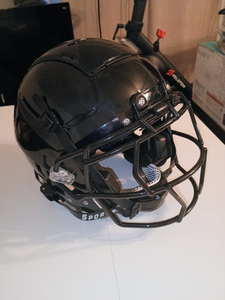 schutt f7 helmet adults 2.0 Adult Football While the shell remains unchanged Schutt Adult and Youth F7