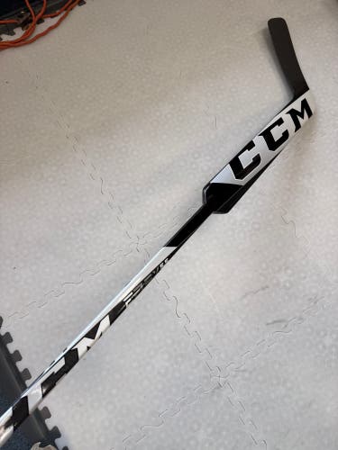 Senior CCM Extreme Flex 5.5 Goalie Stick Regular 26" Paddle (Used)