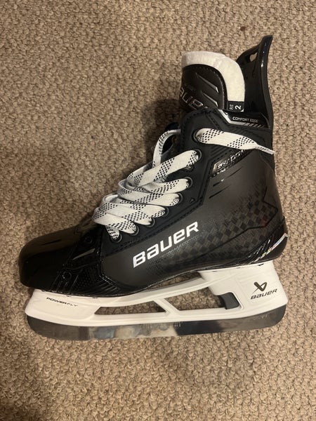 Black 2024 Bauer Supreme Shadow Hockey Skates Regular Width 7.5 (New)