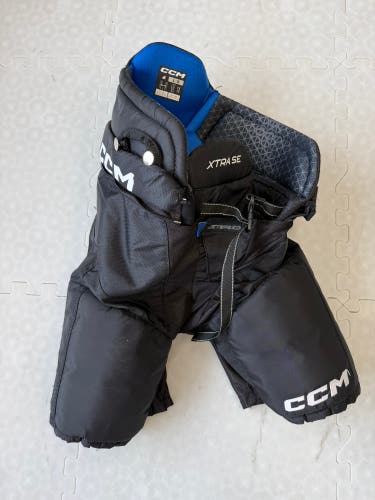 Black Junior Large CCM JetSpeed Xtra SE Hockey Pants (Used)