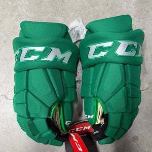 15” CCM Pro Custom Toronto Maple Leafs (ST Pats) Pro Gloves Pro Stock (New) NHL