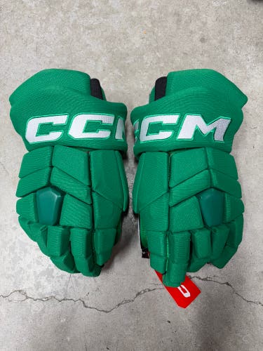 15” CCM Pro Custom Toronto Maple Leafs (ST Pats) Pro Gloves Pro Stock (New) NHL