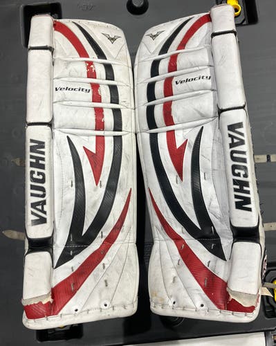 Red 30" Junior Vaughn Velocity V5 7260 Goalie Leg Pads (Used)