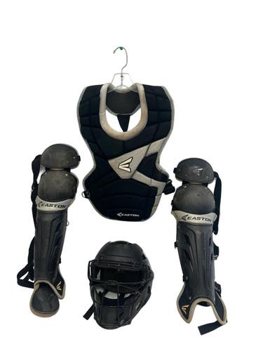 Used Easton ELITE Catchers Helmet w/Mask Black One Size 11692-S000154301
