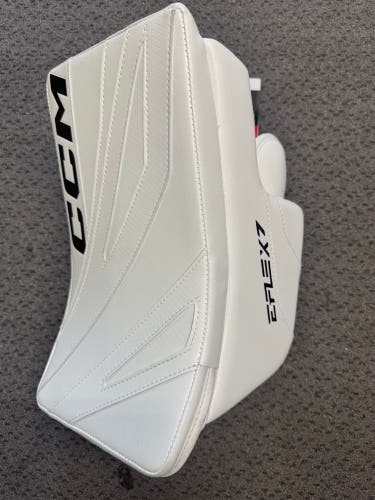 CCM EFlex 7 Full Right (New) Blocker