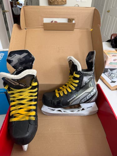 CCM AS-V Pro Hockey Skates 13 (Used)