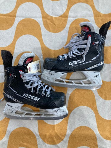 Junior Bauer Vapor X3.5 Hockey Skates Regular Width Size 2 (Used)