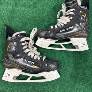 Senior Bauer Supreme M5 Pro Hockey Skates (Fit 1) Size 8.5 (Used)