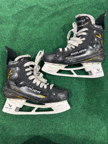 Senior Bauer Supreme M5 Pro Hockey Skates (Fit 1) Size 8.5 (Used)
