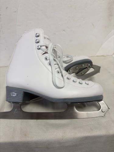 Riedell Figure Skates B Adult 6 (Used)