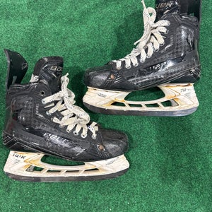 Senior Bauer Supreme Mach Hockey Skates (Fit 2) Size 9.5 (Used)