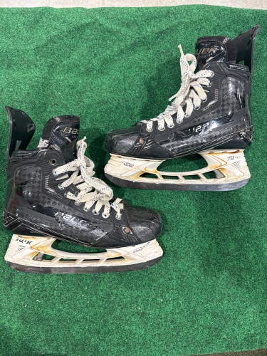Senior Bauer Supreme Mach Hockey Skates (Fit 2) Size 9.5 (Used)