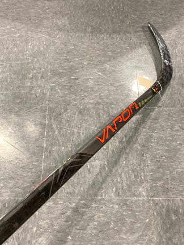 Used Senior Bauer Vapor Flylite Right Handed Hockey Stick | P88, 70 Flex