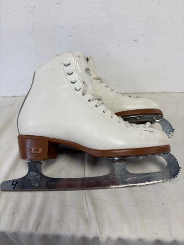 Riedell Figure Skates B Adult 4 (Used)