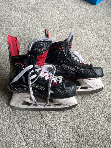 2017 Bauer Vapor 1X Hockey Skates Regular Width Size 4.5 (Used)