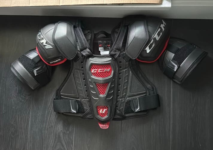 CCM U+ CL Shoulder Pads Size Small Pro Stock (Used like new)