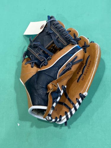 Easton Paragon RH Infield Baseball Glove 11" (Used)