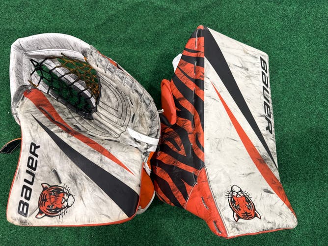 Princeton Universtity Senior Bauer Hyperlite Goalie Gloves & Blocker Set Regular (Used)