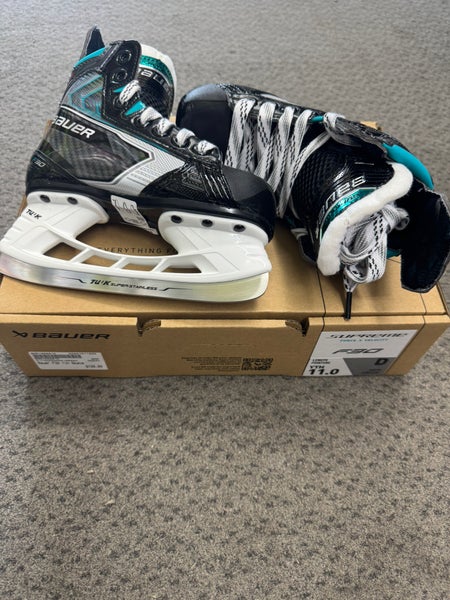 Bauer Supreme F30 Hockey Skates Regular Width 11 (New)