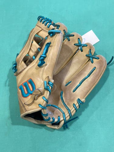 Wilson A1000 RH Baseball Glove 12" (Used)