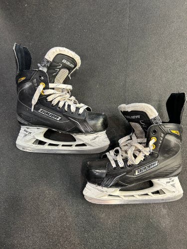 Junior Bauer Supreme 170 Hockey Skates | Size 3
