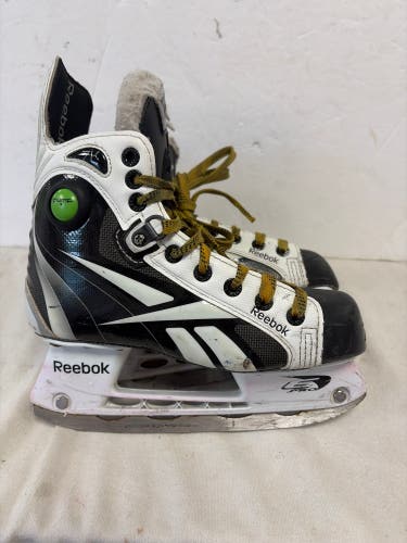 Reebok 7K Pump Hockey Skates Size 2 (Used)