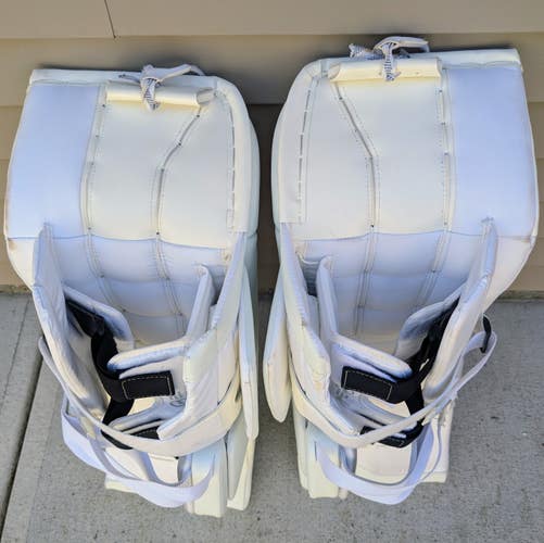 True Hzrdus 9x4 Goalie Leg Pads 32" +2" medium