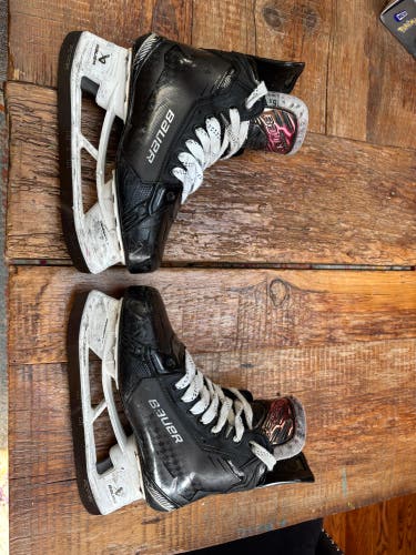 2024 Bauer Supreme Shadow Hockey Skates Regular Width Size 5.5 (Used) with Fly Ti Steel