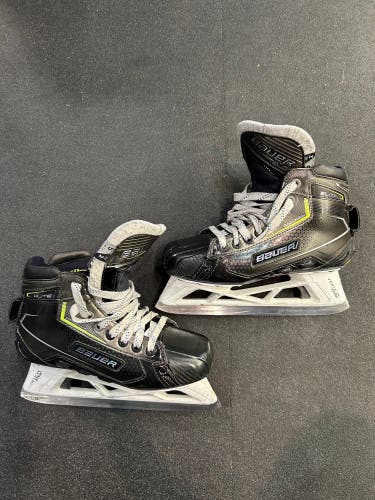 Intermediate Bauer Elite Hockey Goalie Skates | Size 5, Fit 2