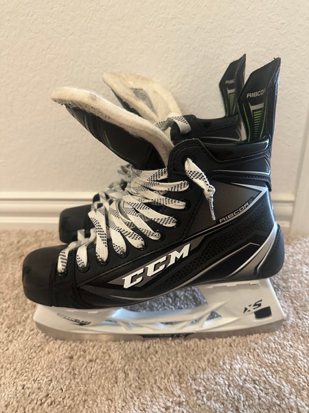 2019 CCM Ribcor 76K Hockey Skates Regular Width 7.5 (Used)