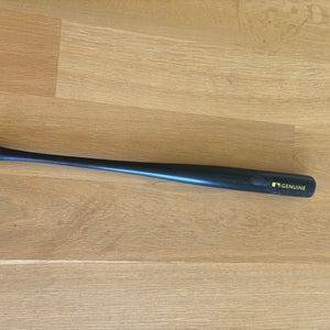 2023 Louisville Slugger Genuine Series Y125 Maple Bat 24 oz 30" (Lightly Used)