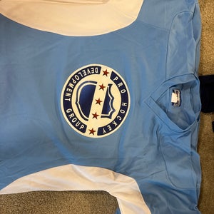 15 jerseys- Blue Youth Unisex Practice Hockey Jersey (Used 1 time) still look new!