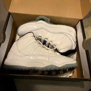 Kid's 3Y (Big Kids / Youth) Jordan Shoes (Used)