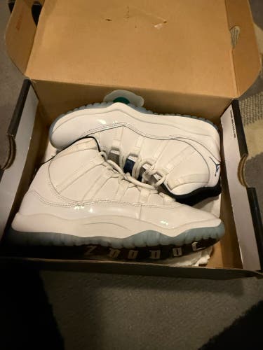 Kid's 3Y (Big Kids / Youth) Jordan Shoes (Used)