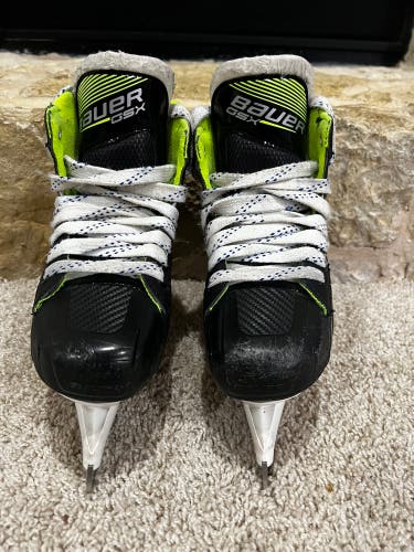 Bauer GSX Youth Goalie Skates Size 2 – Excellent Condition