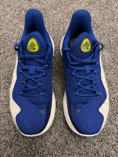Under Armour Curry 11 Grade School Basketball Shoes – Size 5.5Y (Used)