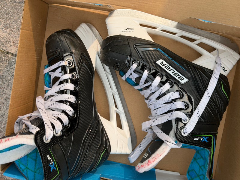 Bauer XLP Hockey Skates Size 2 (Used)