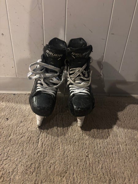 2022 Bauer Supreme Mach Hockey Skates Regular Width 9 (Used)