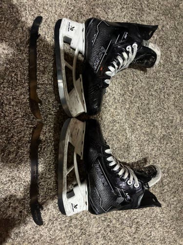 2024 Bauer Supreme M50 Pro Hockey Skates Extra Wide Width Size 4 (Used)
