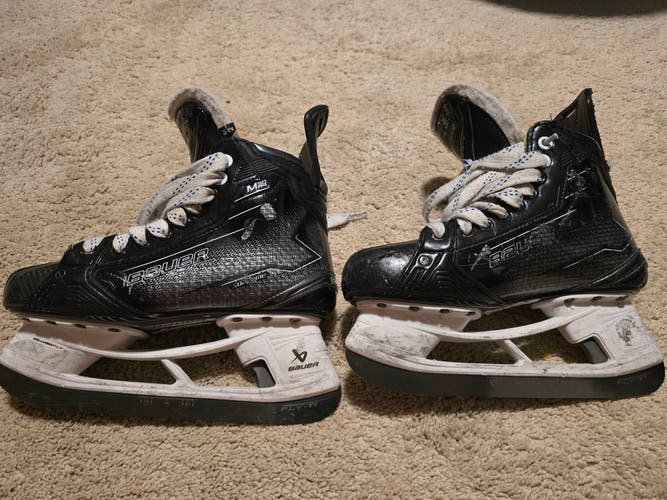 Black/Gray 2025 Bauer Supreme M50 Pro Hockey Skates Size 5.5 (Used)