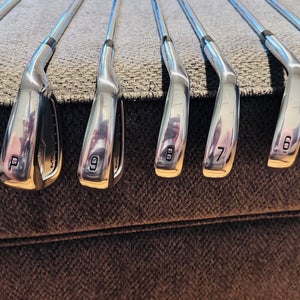 Men's Mizuno MX Speed Metal Iron Set 5-GW RH  Regular Flex. Only used to hit 1 bucket of balls!