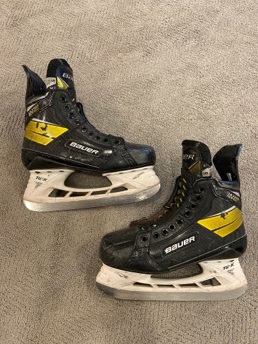 2020 Bauer Supreme Ultrasonic Hockey Skates Size 5 (Used)