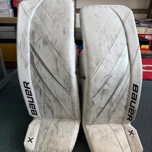White Medium Senior Bauer Vapor X5 Pro Goalie Leg Pads (Used)