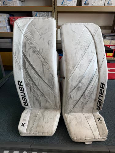 White Medium Senior Bauer Vapor X5 Pro Goalie Leg Pads (Used)