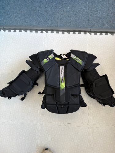 Senior Medium Warrior Ritual X4 E Goalie Chest Protector (Used)