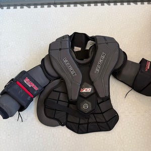 Senior Large Vaughn Velocity V10 Pro Carbon Goalie Chest Protector (Used)