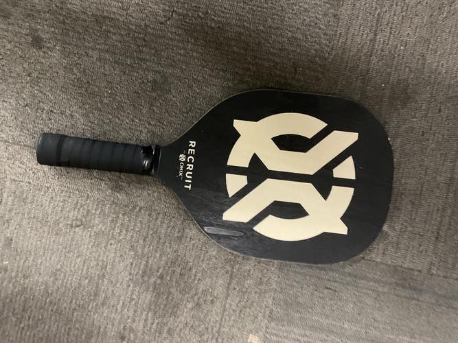Used Onix RECRUIT Pickleball Racquet Black 11614-S000240529