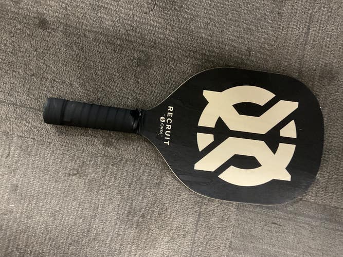 Used Onix RECRUIT Pickleball Racquet Black 11614-S000240528