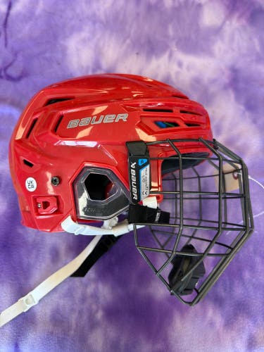 Red Large Bauer Re-Akt 155 Helmet (Used)